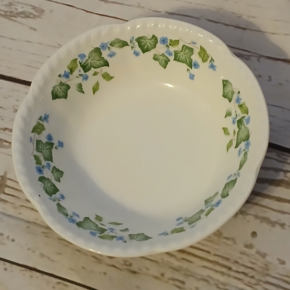 Johnson Brothers Vintage Bowl White With Ivy Pattern